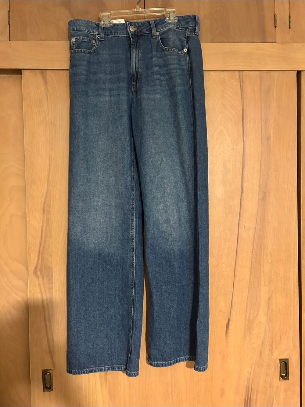 Aeropostale Denim Straight Jeans in Medium Blue Wash